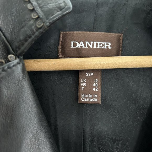 Leather Women's Jacket /Brown Y2K/ Unique Detailing Danier Leather - Picture 12 of 16